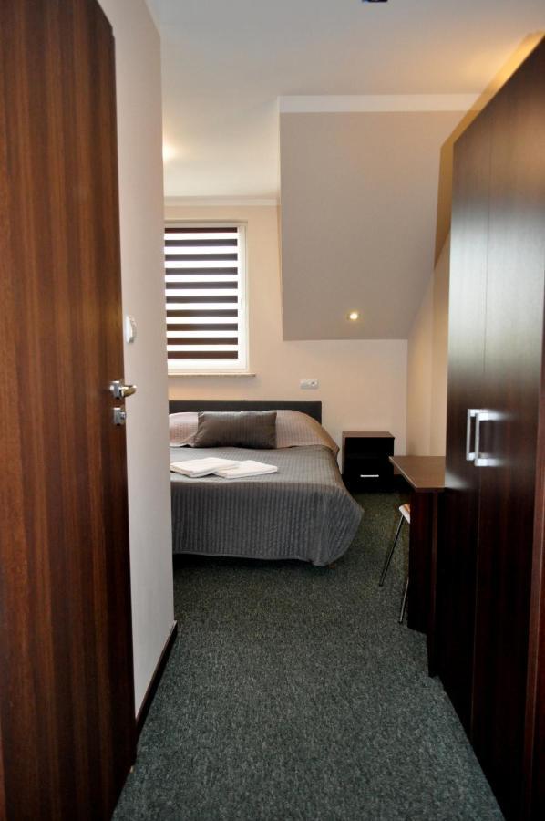 Hotel Pauza ราจินโปดลาสกี ภายนอก รูปภาพ
