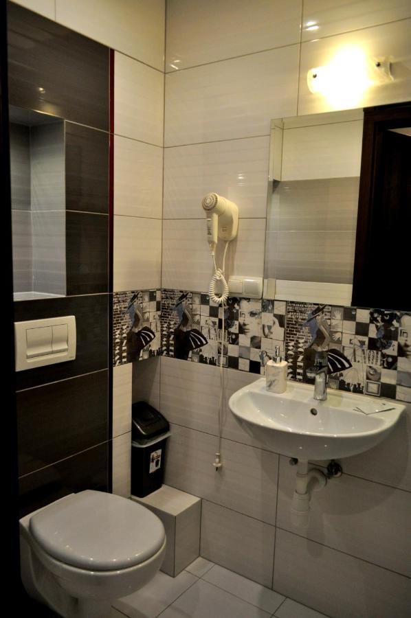 Hotel Pauza ราจินโปดลาสกี ภายนอก รูปภาพ